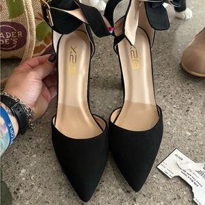 X2 Elegant Black Pointed Heels